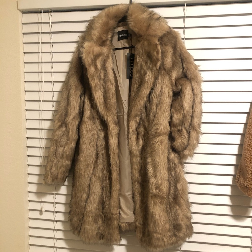 NWT Boohoo brand faux fur coat open front size 6